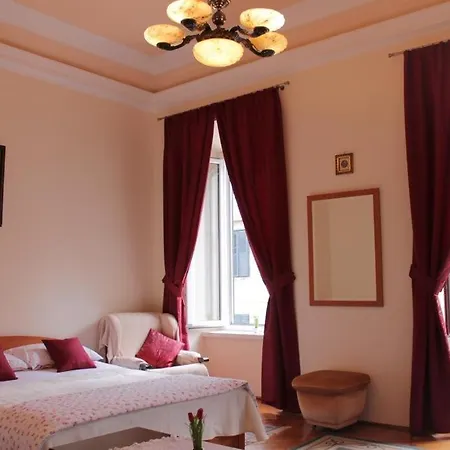 In With Air Conditioning, Wifi Washing Machine 4246-2 * Dubrovnik